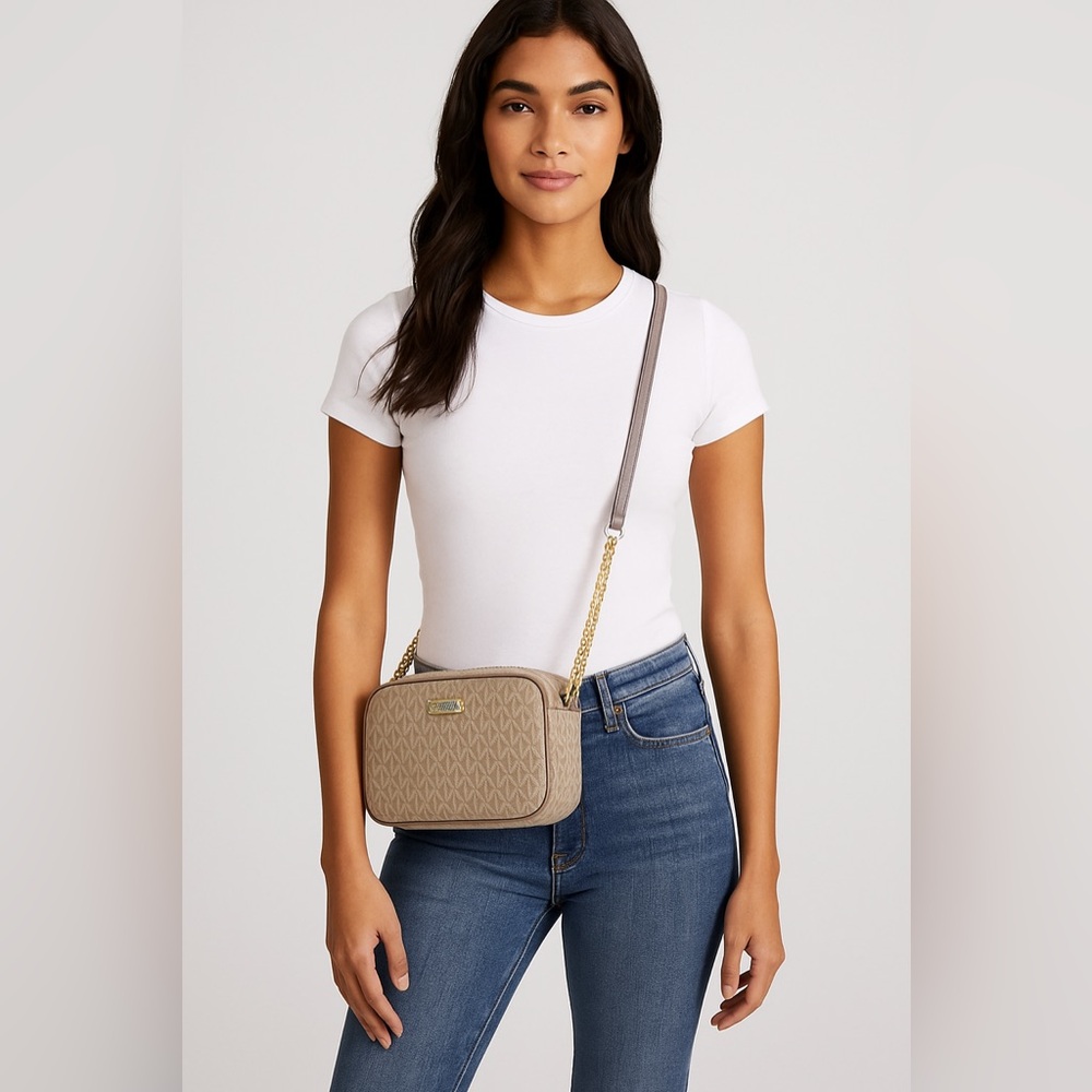 Michael Kors Jet Set‎ Travel Camera Crossbody Bag